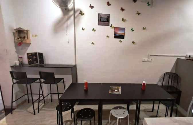 Running Cafe For Sale In Alkapuri, Vadodara, Gujarat 