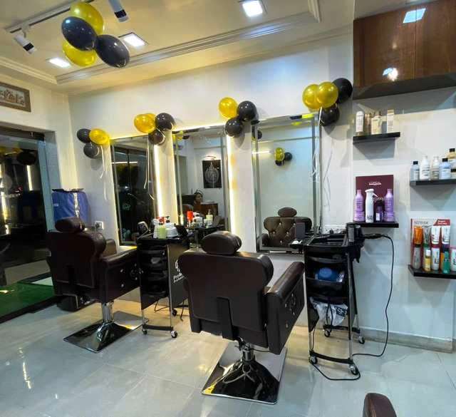 Running Unisex Salon For Sale In Mumbai, Maharashtra 