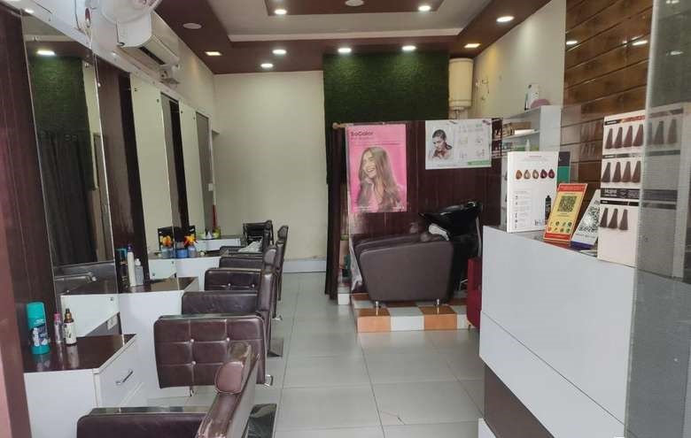 Running Salon Business For Sale in Dehradun, Uttaranchal