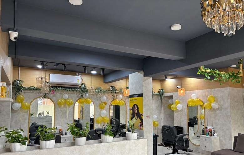 Running Unisex Salon For Sale in Bengaluru, Karnataka