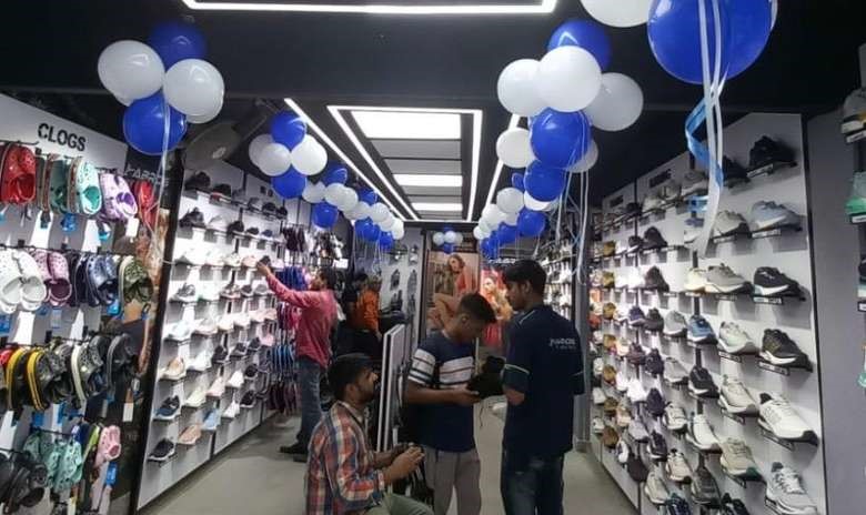 Running Footwear Franchise Business For Sale in Delhi 