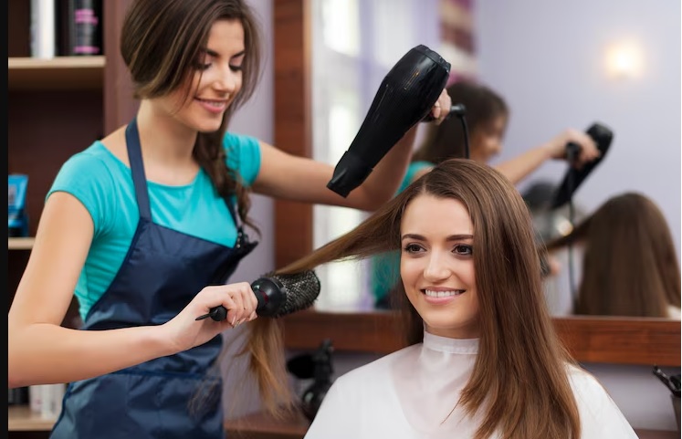 Running Ladies Salon Beauty Parlour for Sale in Goa
