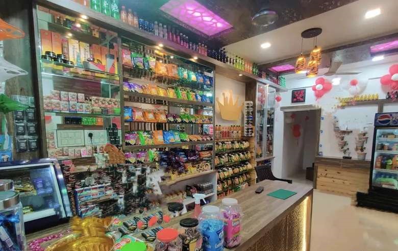Running Pan Parlor for Sale in Ahmedabad, Gujrat