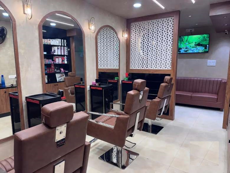 Running Unisex Salon for Sale in Kochi, Kerala