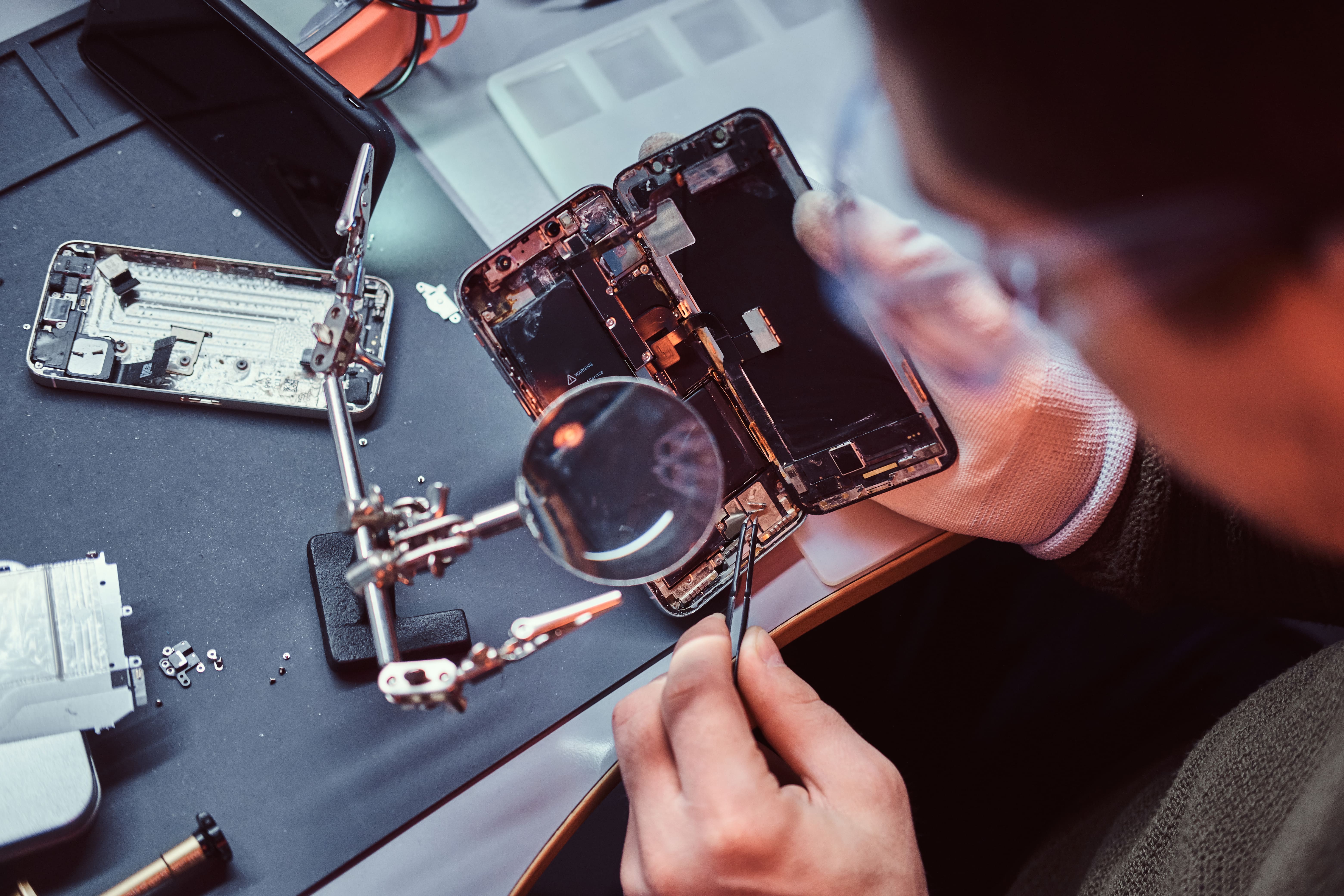 The Leading Mobile & Laptop Repair Business For Sale In Dubai