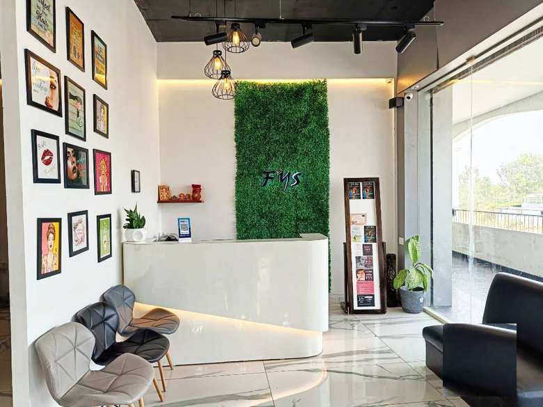 Running Salon for Sale in Bengaluru, Karnataka