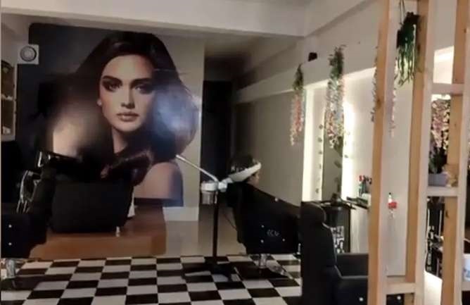 Running Profitable Unisex Salon for Sale in Gurgaon, Haryana