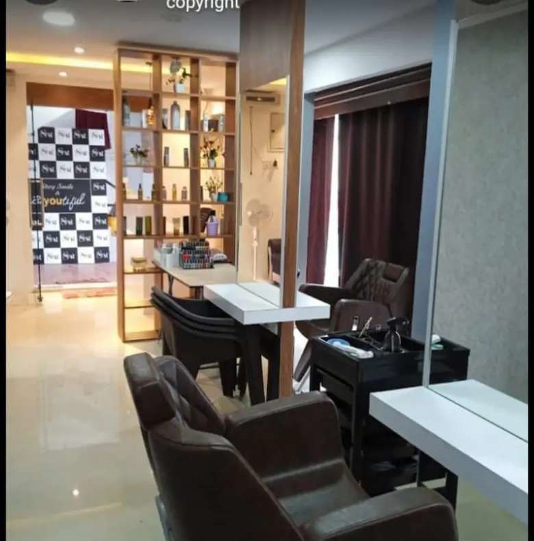 Beauty Parlour and Salon for Sale in Chennai, Tamil Nadu