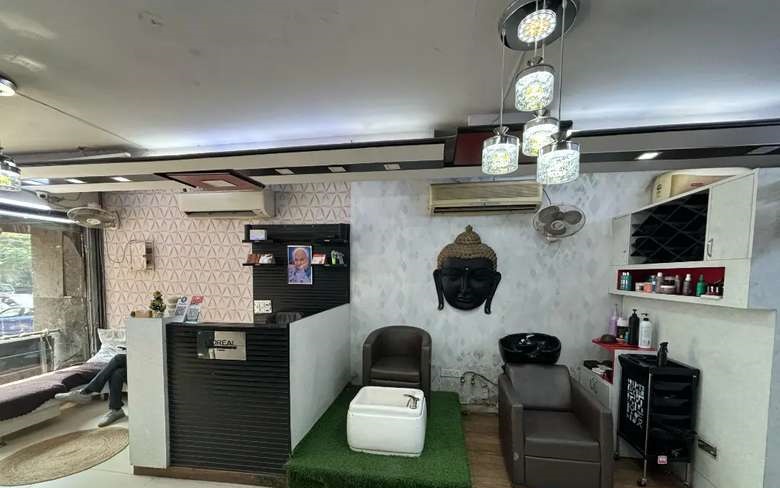 Running Unisex Salon for Sale in Malviya Nagar, Delhi