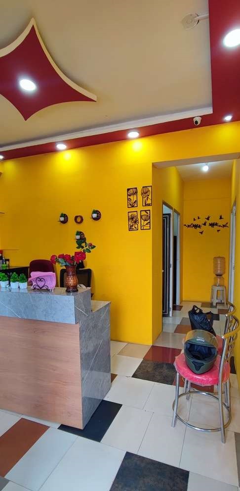 Running Beauty Parlour for Sale in Bengaluru, Karnataka