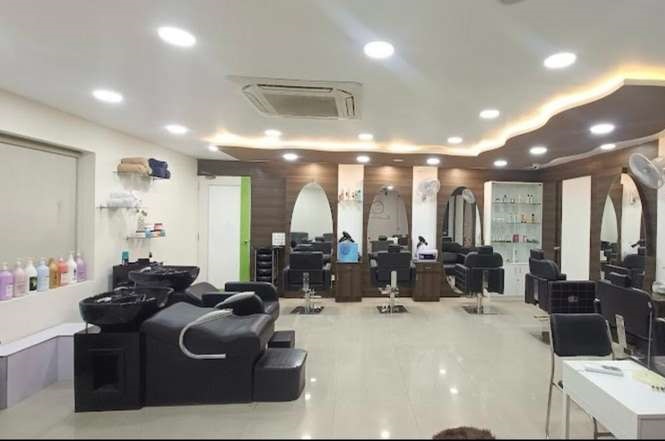 💅 Running Glam Center for Sale in Hyderabad, Telangana