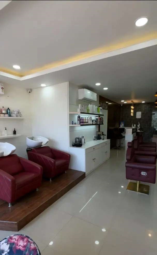 💇‍♀️ Premium Unisex Salon for Sale on Dehradun, Uttaranchal