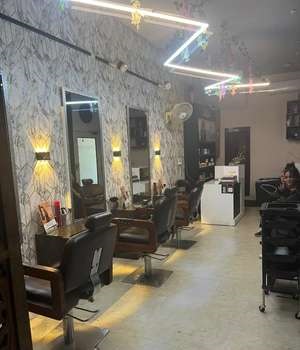  Premium Running Salon for Sale in Sector 19D, Chandigarh