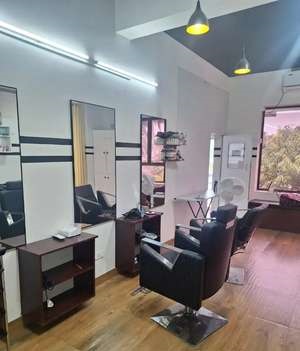 Established Unisex Salon for Sale in Pothencode, Trivandrum