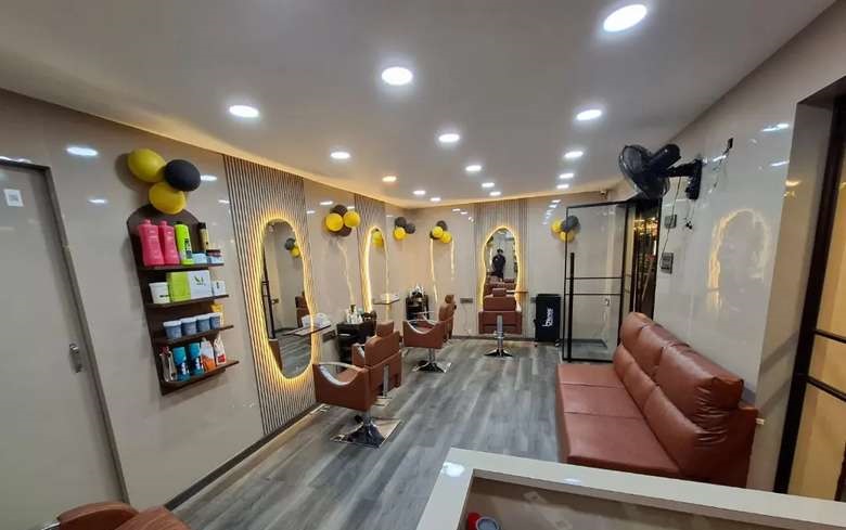 💇‍♀️ Running Salon Business for Sale – Jodhpur Park, Kolkata, West Bengal