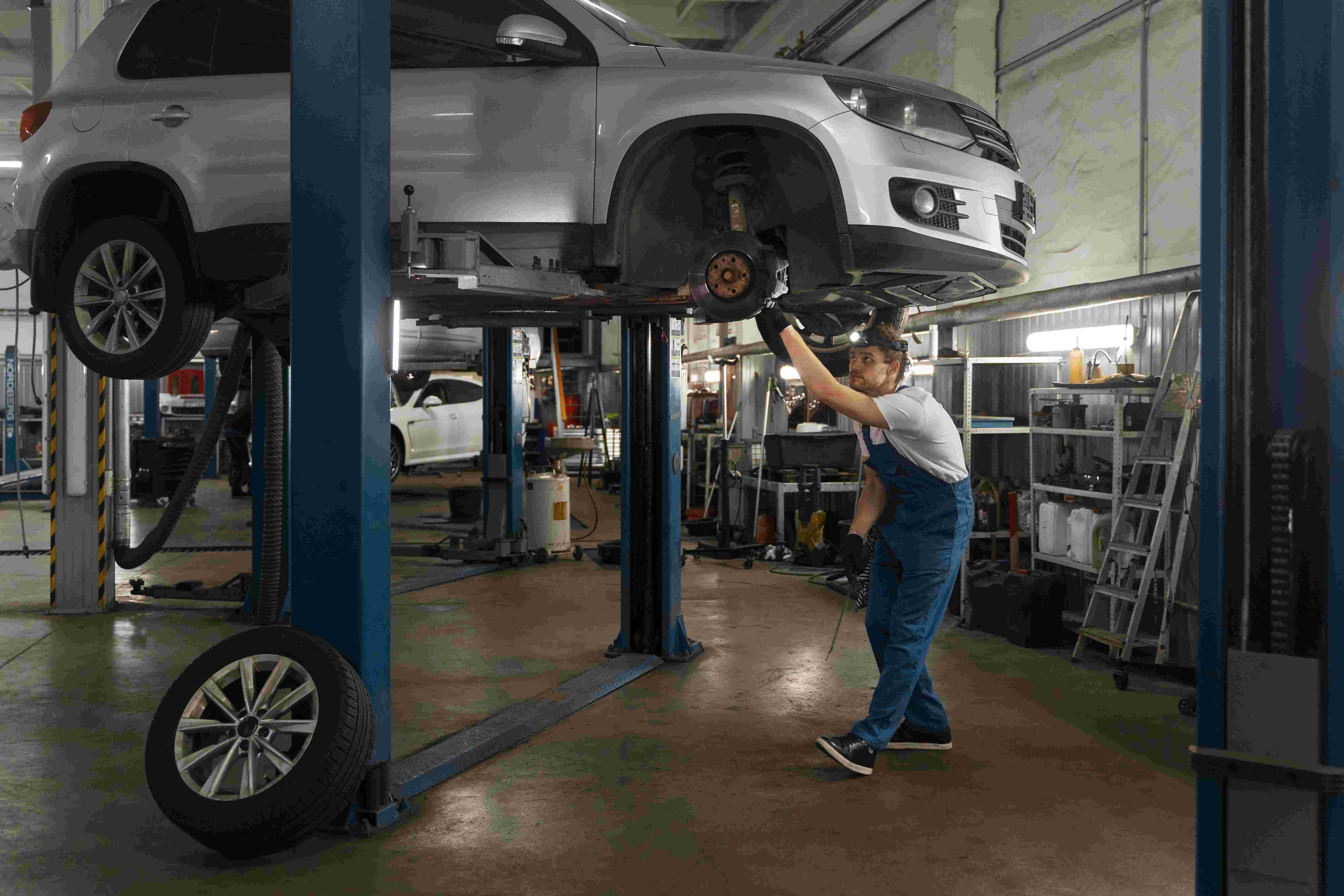 🔧 Luxury Garage for Sale – Dubai Investment Park 🚗