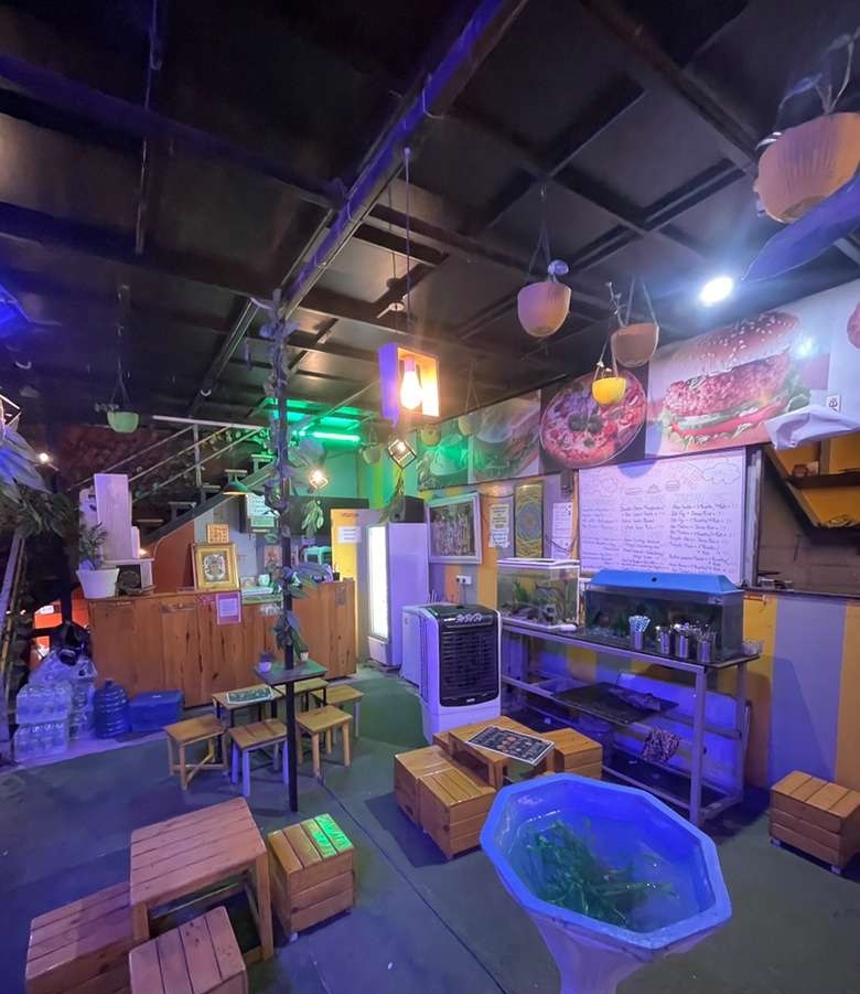 Running Cafe Restaurant for Sale in Indrapuri Colony, Indore, Madhya Pradesh