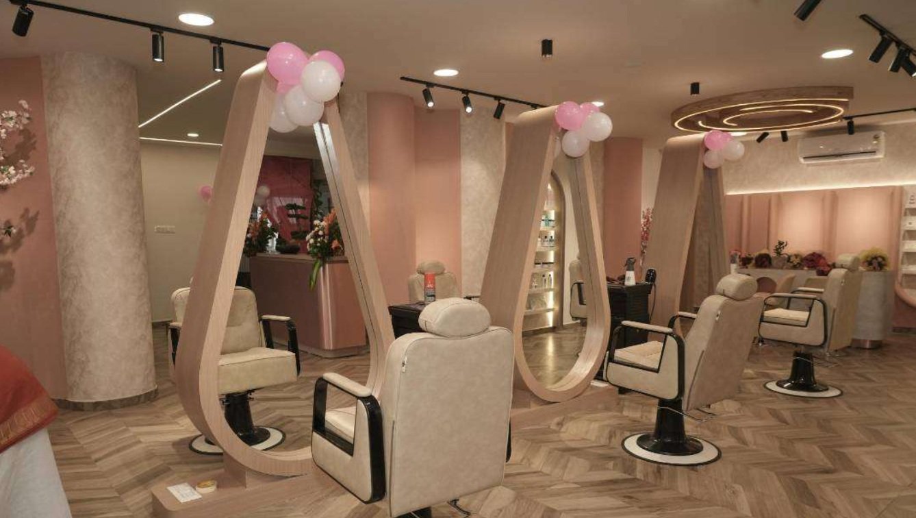Premium Running Salon & Spa for Sale in HBR Layout, Bengaluru